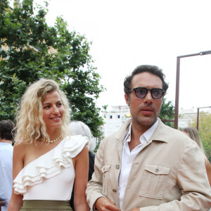 Nicolas Bedos et sa compagne Pauline Desmonts à la première du film "Boite Noire" dans le cadre du Festival CINEROMAN au cinéma Pathé Gare du Sud à Nice, France, le 19 juin 2021. © Denis Guignebourg/Bestimage 