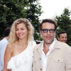 Nicolas Bedos et sa compagne Pauline Desmonts à la première du film "Boite Noire" dans le cadre du Festival CINEROMAN au cinéma Pathé Gare du Sud à Nice, France, le 19 juin 2021. © Denis Guignebourg/Bestimage 