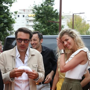 Nicolas Bedos et sa compagne Pauline Desmonts à la première du film "Boite Noire" dans le cadre du Festival CINEROMAN au cinéma Pathé Gare du Sud à Nice, France, le 19 juin 2021. © Denis Guignebourg/Bestimage 