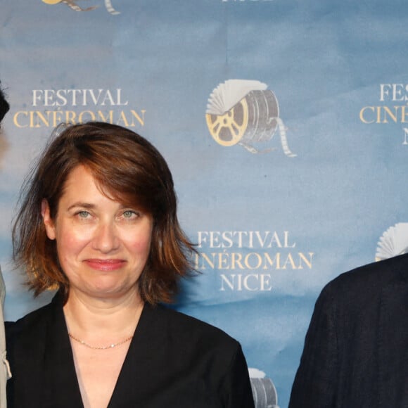 Nicolas Bedos, Emmanuelle Devos et François Berléand à la première du film "Boite Noire" dans le cadre du Festival CINEROMAN au cinéma Pathé Gare du Sud à Nice, France, le 19 juin 2021. © Denis Guignebourg/Bestimage 