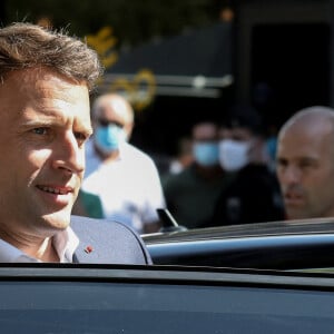 Le président Emmanuel Macron est allé voter au Touquet pour le premier tour des élections régionales, le 20 juin 2021. © Stéphane Lemouton / Bestimage