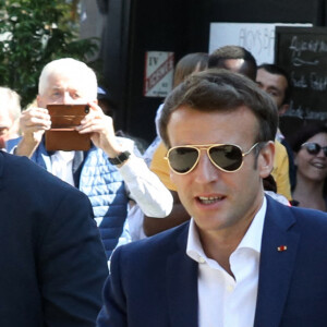 Le président Emmanuel Macron est allé voter au Touquet pour le premier tour des élections régionales, le 20 juin 2021. © Stéphane Lemouton / Bestimage