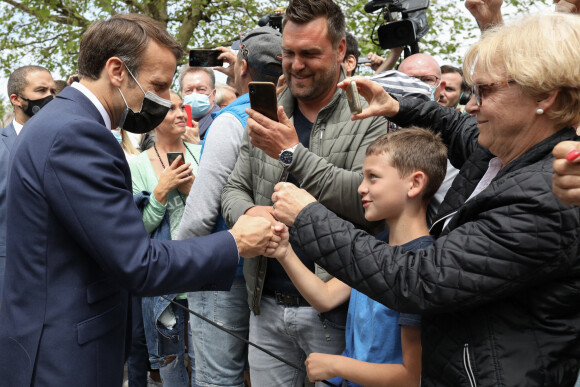 Emmanuel Macron est allé voter pour le premier tour des élections régionales et départementales 2021 à la mairie du Touquet, France, le 20 juin 2021. © Stéphane Lemouton/Bestimage