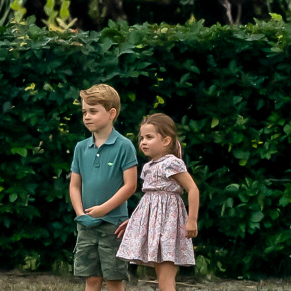 Le prince George de Cambridge et sa soeur la princesse Charlotte de Cambridge lors d'un match de polo de bienfaisance King Power Royal Charity Polo Day à Wokinghan, comté de Berkshire, Royaume Uni, le 10 juillet 2019.