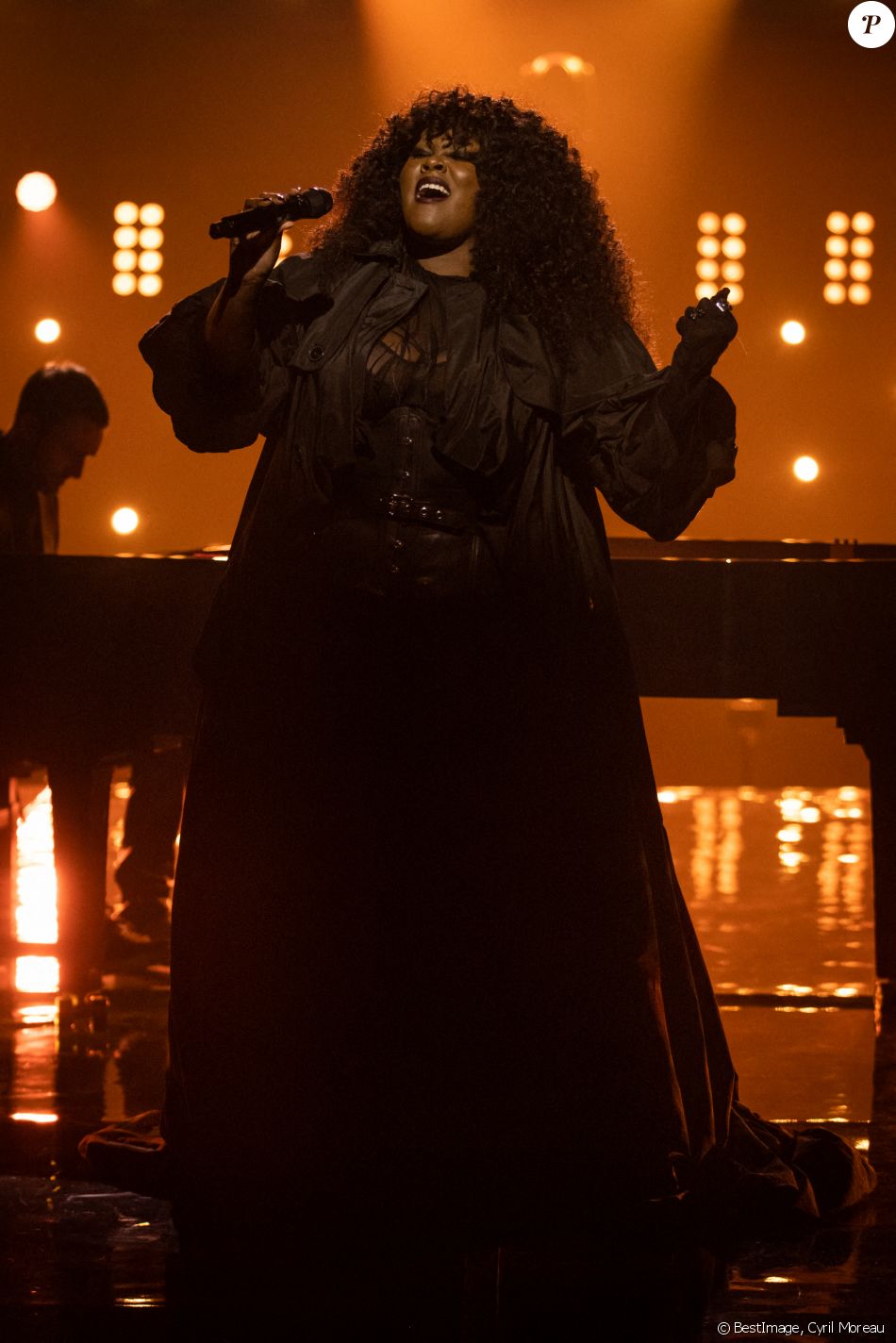 La chanteuse Yseult - Concert des révélations des victoires de la musique 2021 au Casino de Paris, qui sera diffusé le 26 janvier sur France 2. Le 11 janvier 2021 © Cyril Moreau / Bestimage