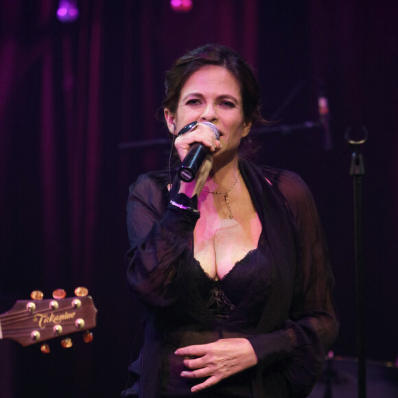 Charlotte Valandrey a fêté son 50ème anniversaire lors de son concert au Zèbre de Belleville à Paris. Le 29 novembre 2018 © Cédric Perrin / Bestimage 