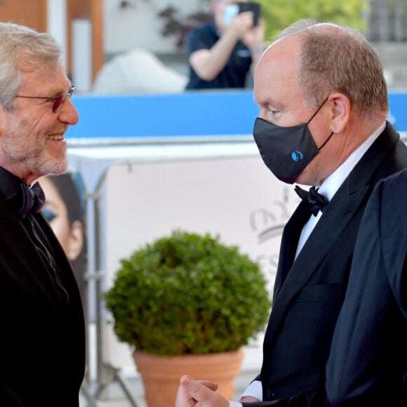 Tchéky Karyo et le prince Albert II de Monaco lors du photocall de la cérémonie des Nymphes d'Or du 60ème festival de télévision de Monte Carlo au Grimaldi Forum à Monaco le 22 juin 2021. © Bruno Bebert / Bestimage