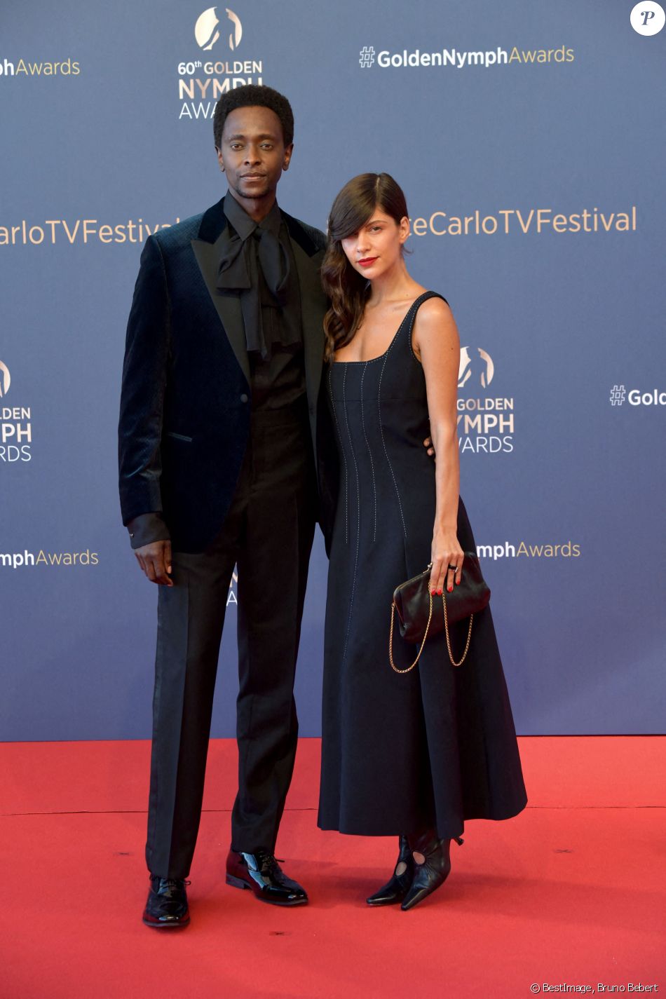 Edi Gathegi et Adriana Marinescu lors du photocall de la cérémonie des Nymphes d'Or du 60ème festival de télévision de Monte Carlo au Grimaldi Forum à Monaco le 22 juin 2021. © Bruno Bebert / Bestimage