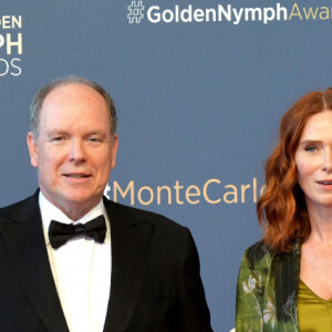 Amandine Petit (Miss France 2021), le prince Albert II de Monaco, Audrey Fleurot et Sylvie Tellier lors du photocall de la cérémonie des Nymphes d'Or du 60ème festival de télévision de Monte Carlo au Grimaldi Forum à Monaco le 22 juin 2021. © Bruno Bebert / Bestimage 