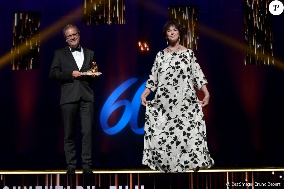 Stephane Goel, récompensé pour le documentaire : "Citizen Nobel', et Anny Duperey durant la cérémonie des Nymphes d'Or du 60eme Festival de Télévision de Monte-Carlo dans la salle des Princes du Grimaldi Forum à Monaco, le 22 juin 2021. Cette année, un bon nombre de récompensés ne pouvant être présents à cause des restrictions sanitaires appliquées pour les déplacements à l'étranger, seront sur scène en mode "hologramme". © Bruno Bebert / Bestimage