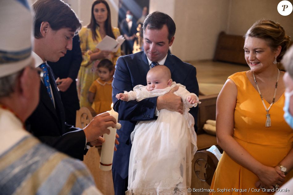 Le prince Louis de Luxembourg (parrain), Prince Guillaume de Luxembourg, La comtesse Stéphanie de Lannoy, grande-duchesse héritière de Luxembourg, Prince Charles de Luxembourg - - Baptême du Prince Charles de Luxembourg à l'Abbaye Saint-Maurice-et-Saint-Maur, Clervaux, Luxembourg, 19 septembre 2020. © Sophie Margue / Cour Grand-Ducale via Bestimage