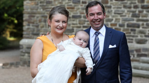 Charles de Luxembourg : Mini baskets, bonnes joues et sourire adorable, le petit prince a bien grandi !