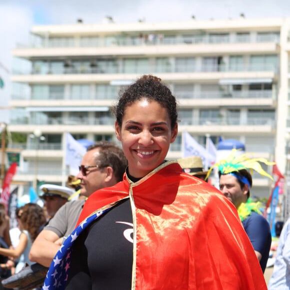 Chloé Mortaud (Miss France 2009), déguisée en Wonder Woman - Course de Stand-Up Paddle lors de la Summer Cup 2016 à La Baule le 9 juillet 2016.  © Laetitia Notarianni / Bestimage