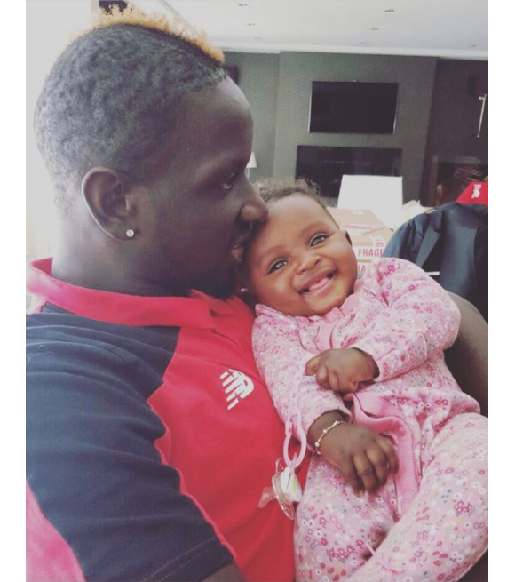 Majda Sakho, l'épouse du footballeur Mamadou Sakho, a publié dans sa story Instagram du 23 juin 2021 plusieurs photos de son mari et leurs trois enfants, Aida, Sienna et Tidiane.