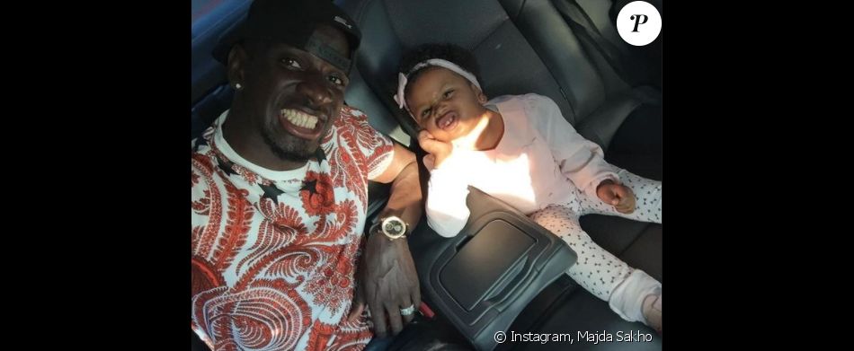 Majda Sakho, l'épouse du footballeur Mamadou Sakho, a publié dans sa story Instagram du 23 juin 2021 plusieurs photos de son mari et leurs trois enfants, Aida, Sienna et Tidiane.
