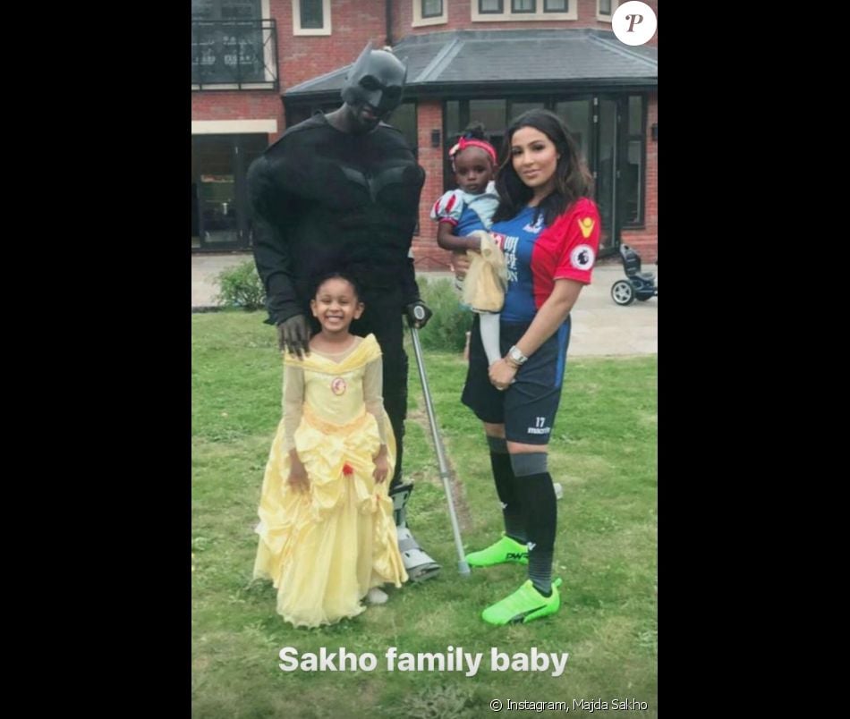 Majda Sakho, l'épouse du footballeur Mamadou Sakho, a publié dans sa story Instagram du 23 juin 2021 plusieurs photos de son mari et leurs trois enfants, Aida, Sienna et Tidiane.