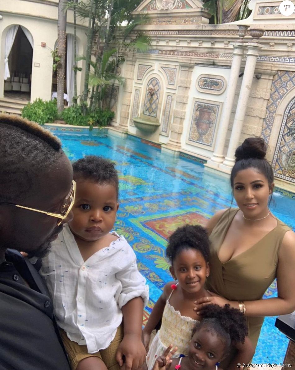 Majda Sakho, Mamadou Sakho et leurs trois enfants Aïda, Sienna et Tidane.