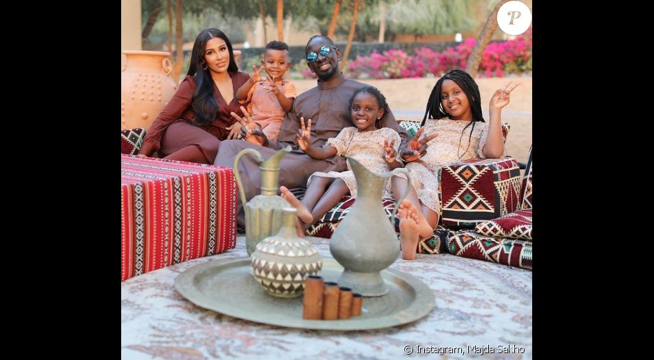 Majda Sakho, l'épouse du footballeur Mamadou Sakho, a publié sur Instagram plusieurs photos de son mari et leurs trois enfants, Aida, Sienna et Tidiane.
