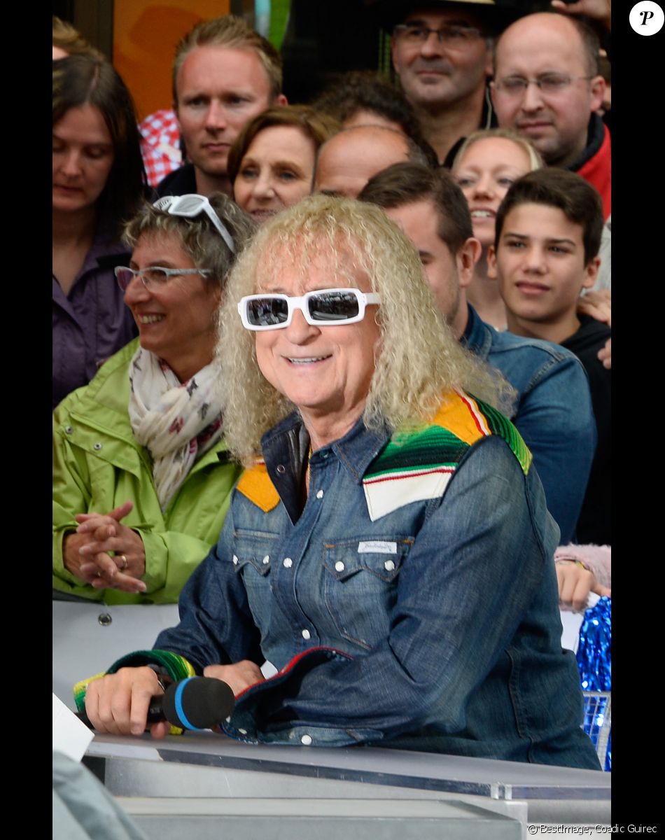 Michel Polnareff durant le départ de la deuxième étape de la 103ème édition de la course cycliste du tour de France le 3 Juillet 2016, en Normandie. © Coadic Guirec / Bestimage