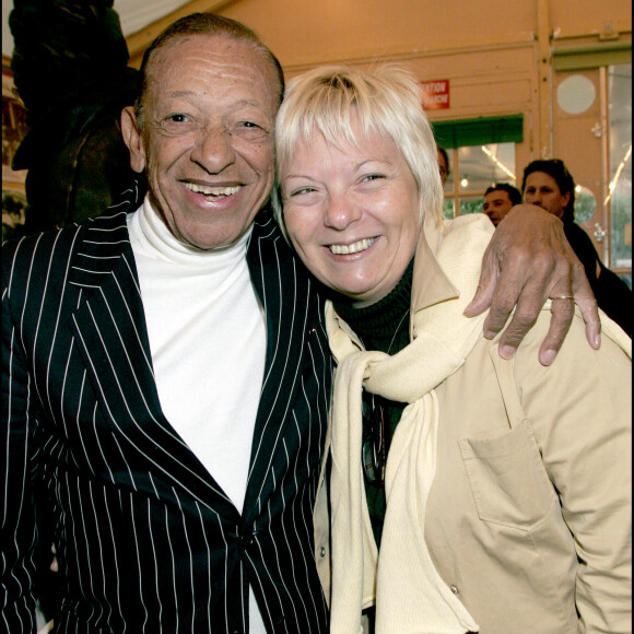 Henri Salvador et sa femme Catherine - La Foire du trône apporte son soutien à Unisida, présidé par l'Abbé Pierre et à la Maison du bonheur pour les orphelins du Sida. 