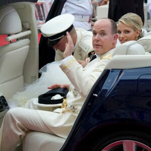 Charlene Wittstock et le prince Albert de Monaco lors de leur mariage religieux à Monaco, le 2 juillet 2011.