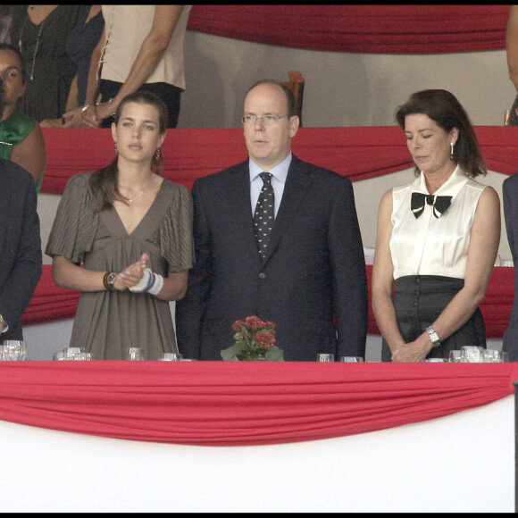 Charlotte Casiraghi et son petit-ami Alex Dellal avec le prince Albert de Monaco, la princesse Caroline et son mari le prince Ernst August de Hanovre - Soirée de gala du 15e Jumping International de Monaco en 2009.