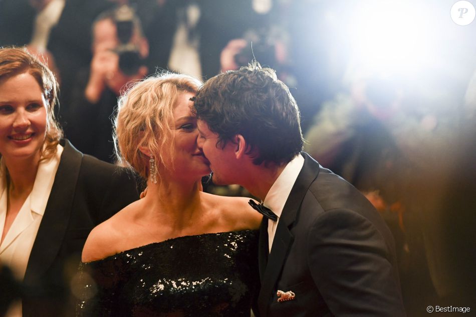Virginie Efira et son compagnon Niels Schneider - Première de "Sibyl" lors du 72e Festival International du Film de Cannes, le 24 mai 2019.