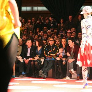 JoeyStarr, son ex-compagne Leïla Sy et leur fils Mathis au défilé Jean-Charles de Castelbajac (collection automne-hiver 2008-2009) à Paris, le 29 février 2008.