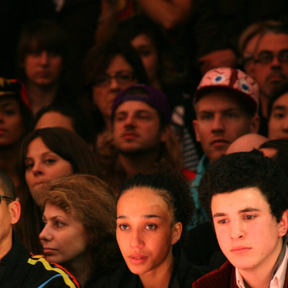 JoeyStarr, son ex-compagne Leïla Sy et leur fils Mathis au défilé Jean-Charles de Castelbajac (collection automne-hiver 2008-2009) à Paris, le 29 février 2008.