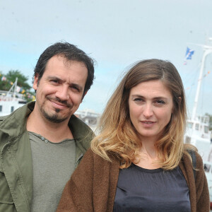 Alexandre Astier et Julie Gayet - 15e Festival de la Fiction Tv de La Rochelle, le 13 septembre 2013.