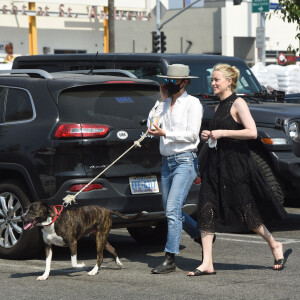 Exclusif - Amber Heard et sa compagne Bianca Butti sont allées faire des courses au Farmer market à Los Angeles, le 28 septembre 2020.