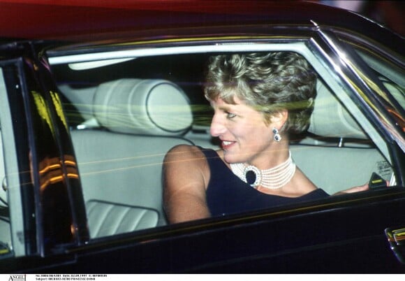 Archives - Lady Diana en voiture à Londres. 