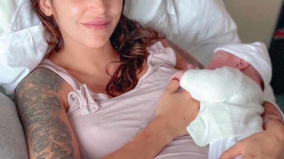 Julia Paredes, le corps gonflé dix jours après son accouchement : "Ce n'est pas joli joli"