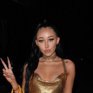 Noah Cyrus déguisée en Kim Kardashian - Les célébrités se rendent à une fête de Halloween à Los Angeles le 31 octobre 2020.