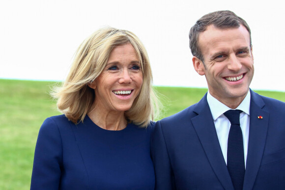 Le président Emmanuel Macron et sa femme Brigitte - Le président de la République Française et sa femme rendent hommages aux victimes du terrorisme d'Etat au Parc de la Mémoire à Buenos Aires le 29 novembre 2018. 