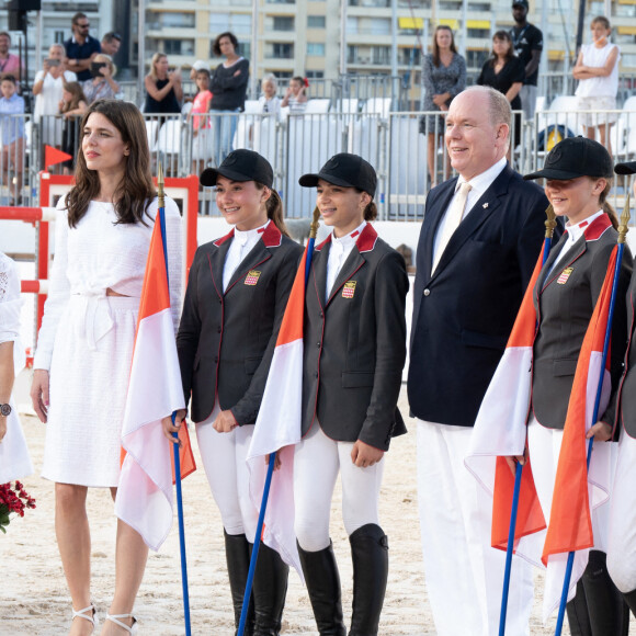 Le prince Albert et sa nièce Charlotte Casiraghi au 15e Jumping International de Monte-Carlo, à Monaco, le 2 juillet 2021.