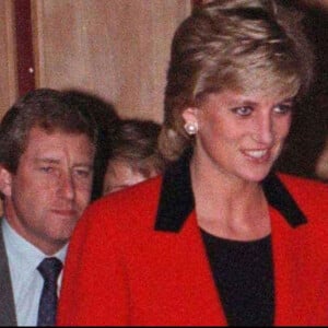 Lady Diana à l'aéroport d'Heathrow à Londres.