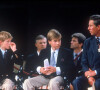 Lady Diana accompagnée de ses fils, Harry et William, et du Princes Charles lors du 50ème anniversaire de la victoire des alliés. 