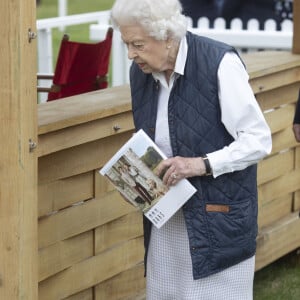 La reine Elisabeth II d'Angleterre, de retour d'Ecosse après la Holyrood Week, assiste à la course hippique "Royal Windsor Horse Show", le 2 juillet 2021 à Windsor. La souveraine est arrivée au volant de son Range Rover.