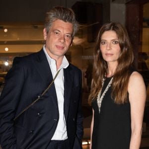Benjamin Biolay et Chiara Mastrioanni assistent à la soirée de lancement des nouveaux parfums Louis Vuitton à la Fondation Louis Vuitton.