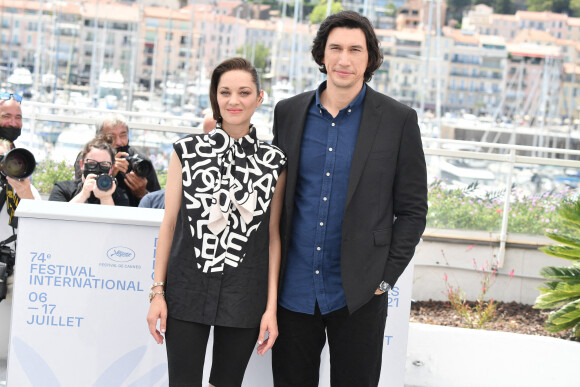 Adam Driver et Marion Cotillard à la conférence de presse pour le film "Annette" au Festival de Cannes, le 6 juillet 2021.