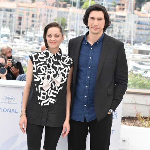Adam Driver et Marion Cotillard à la conférence de presse pour le film "Annette" au Festival de Cannes, le 6 juillet 2021.