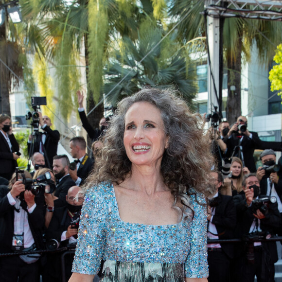 Andie MacDowell - Montée des marches du film " Annette " lors de la cérémonie d'ouverture du 74ème Festival International du Film de Cannes. Le 6 juillet 2021 © Borde-Jacovides-Moreau / Bestimage