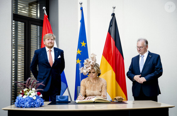 Le roi Willem-Alexander et la reine Maxima des Pays-Bas visitent le Conseil fédéral à Berlin dans le cadre de leur visite d'état en Allemagne, le 6 juillet 2021.