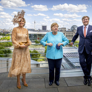 La Chancelière allemande Angela Merkel reçoit Le roi Willem-Alexander et la reine Maxima des Pays-Bas à Berlin dans le cadre de leur visite d'Etat de trois jours en Allemagne, le 6 juillet 2021.