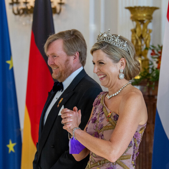 Le roi Willem-Alexander et la reine Maxima des Pays-Bas lors du dîner d'Etat organisé en leur honneur au Château de Bellevue, dans le cadre de leur visite officielle de 3 jours en Allemagne. Berlin, le 5 juillet 2021.
