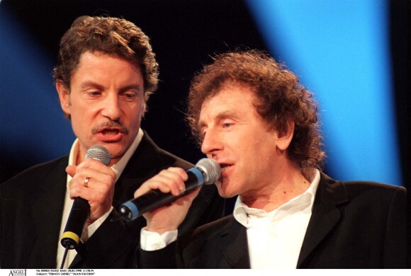 Francis Cabrel et Alain Souchon aux Victoires de la musique, à L'Olympia.