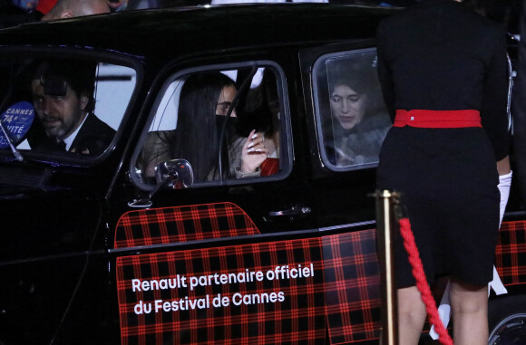 Charlotte Gainbourg - Montée des marches du film "Jane par Charlotte" lors du 74ème Festival International du Film de Cannes. Le 7 juillet 2021 © Borde-Jacovides-Moreau / Bestimage 