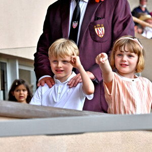 Le prince Albert II de Monaco et ses enfants Jacques et Gabriella durant la dernière journée du World Rugby Sevens Repechage tournament qui se déroule au Stade Louis II le 20 juin 2021. Cette compétition est organisée par la Fédération Monégasque de Rugby (FMR), dont le président est Gareth Wittstock, le frère de la Princesse Charlene de Monaco. © Bruno Bebert/Bestimage