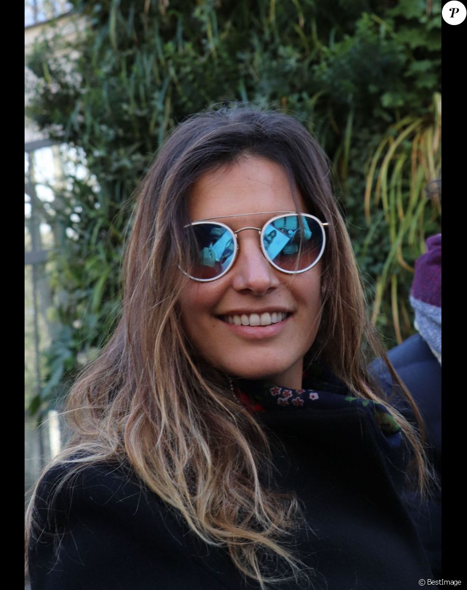Laëtitia Milot - Arrivées des people à l'enregistrement de l'émission ' Vivement Dimanche ' au studio Gabriel à Paris le 13 novembre 2019.